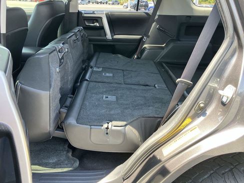 Used 2017 Toyota 4Runner SR5 Premium AWD/4WD image 26