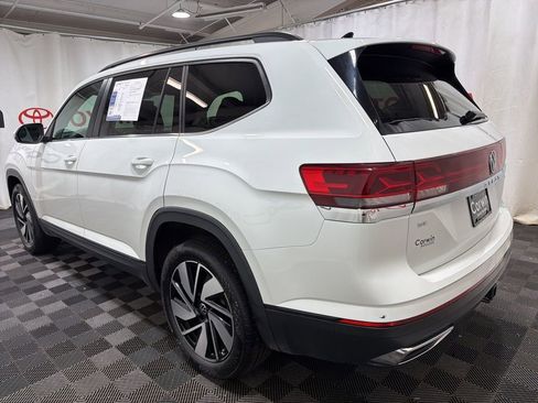 Used 2025 Volkswagen Atlas SE image 4