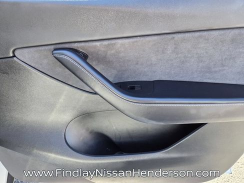 Used 2022 Tesla Model Y Long Range AWD/4WD image 19