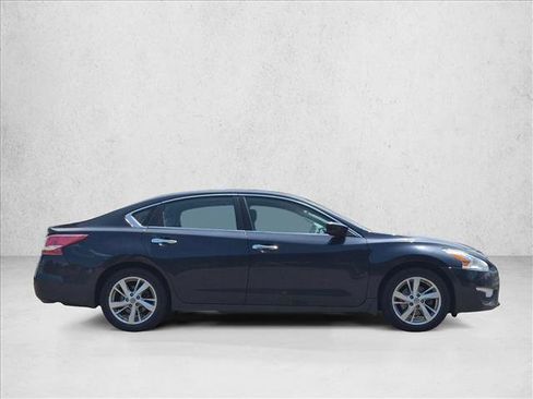 Used 2013 Nissan Altima 2.5 SV FWD image 4