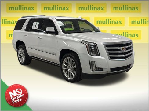 Used 2019 Cadillac Escalade Premium Luxury RWD image 1
