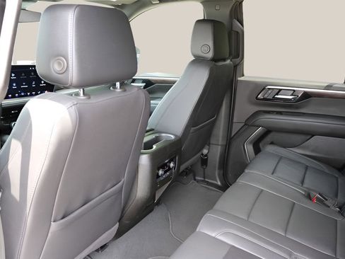 Used 2025 Chevrolet Tahoe LT AWD/4WD image 15