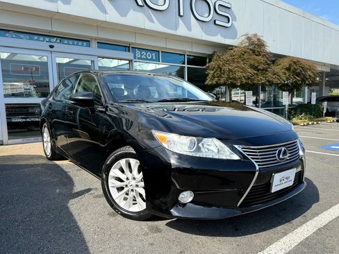 Used 2013 Lexus ES 300h w/ Luxury Pkg FWD image 1