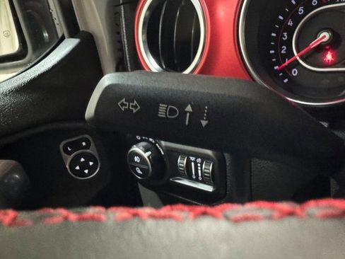 Used 2022 Jeep Gladiator Rubicon w/ Cold Weather Group image 39