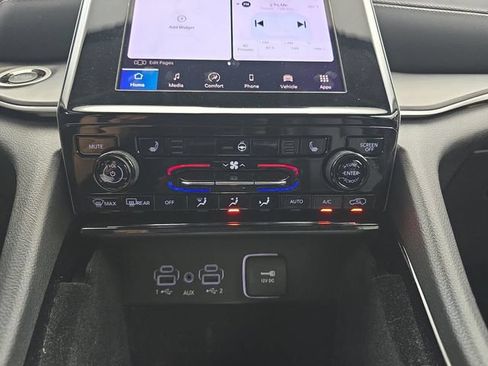 Used 2022 Jeep Grand Cherokee L Limited RWD image 21