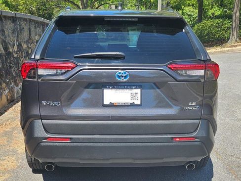 Used 2019 Toyota RAV4 LE AWD/4WD image 5