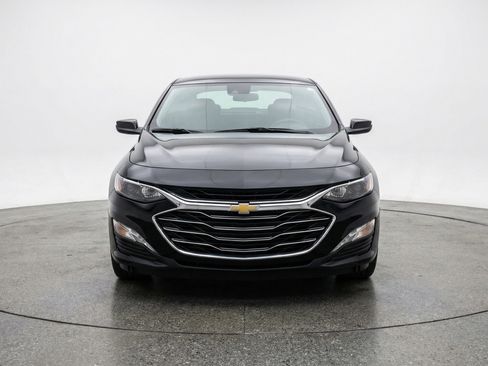 Used 2024 Chevrolet Malibu LT FWD image 2