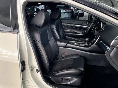 Certified 2023 Nissan Maxima SR w/ Sport Mat Group FWD image 9