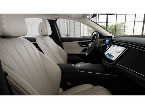New 2026 Mercedes-Benz E 450 4MATIC Sedan image 4
