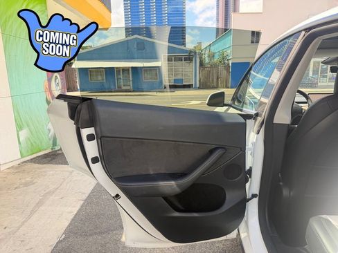 Used 2023 Tesla Model Y Long Range AWD/4WD image 18