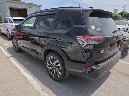Used 2025 Subaru Forester Touring AWD/4WD image 7