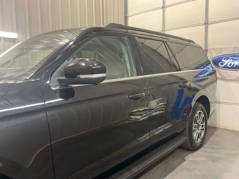 Used 2025 Ford Expedition Max Active AWD/4WD image 5