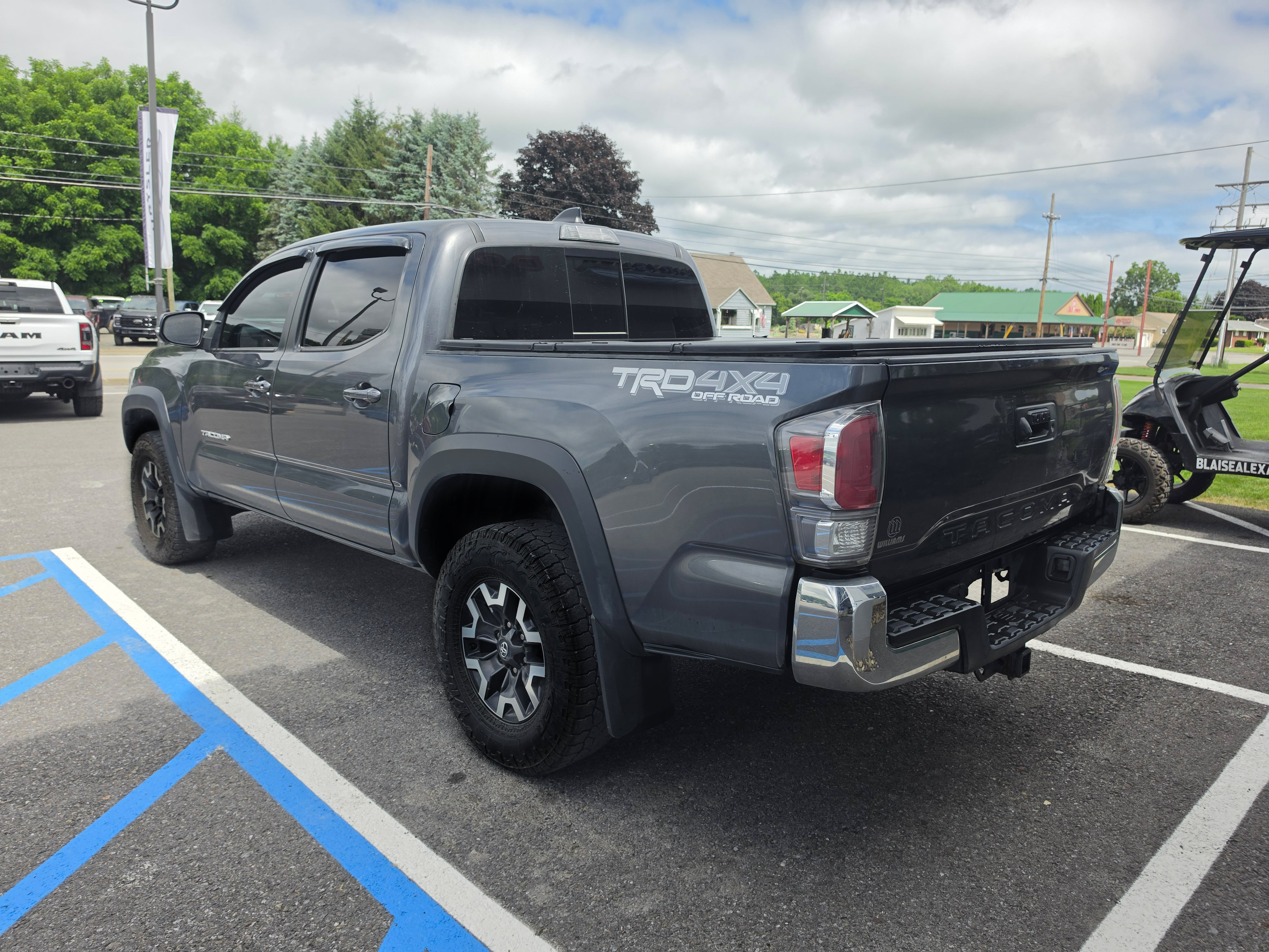 Used 2023 Toyota Tacoma TRD Off-Road AWD/4WD image 5