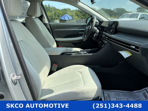 Used 2025 Hyundai Sonata SEL FWD image 13
