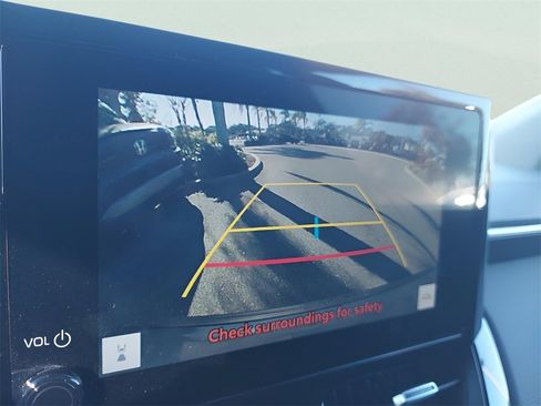 Used 2024 Toyota Corolla Cross XLE image 14