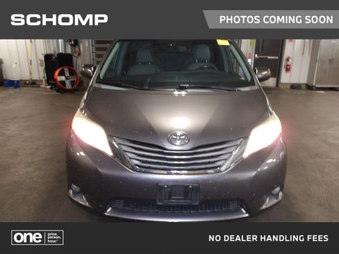 Used 2015 Toyota Sienna XLE Premium AWD/4WD image 1