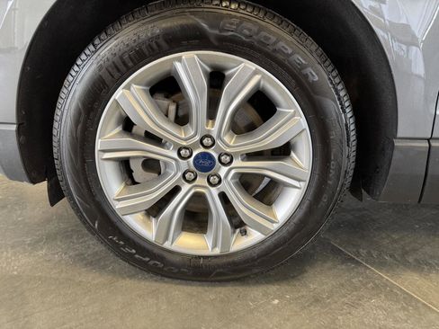 Used 2022 Ford Edge Titanium image 10