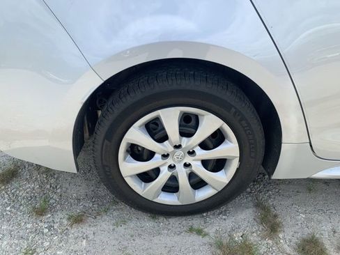 Used 2020 Toyota Corolla LE image 9