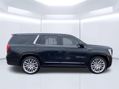 Used 2025 GMC Yukon Denali Ultimate AWD/4WD image 5