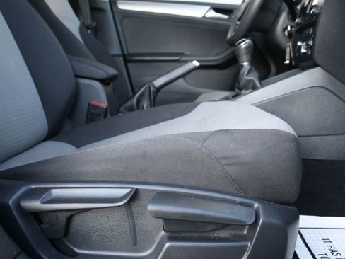 Used 2017 Volkswagen Jetta S image 8