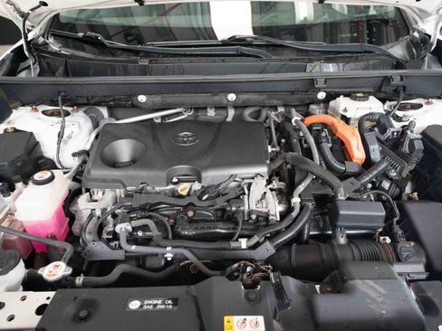 Used 2019 Toyota RAV4 LE w/ Carpet Mat Package AWD/4WD image 31