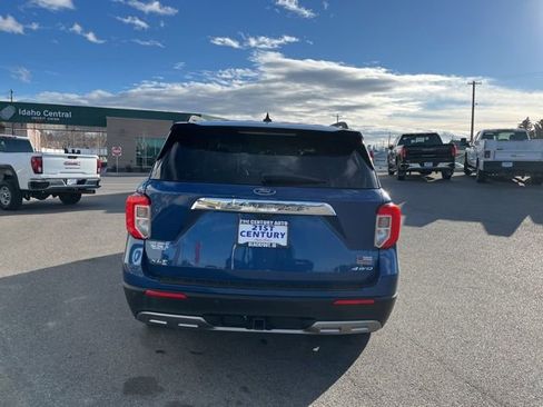 Used 2022 Ford Explorer XLT w/ Equipment Group 202A image 9