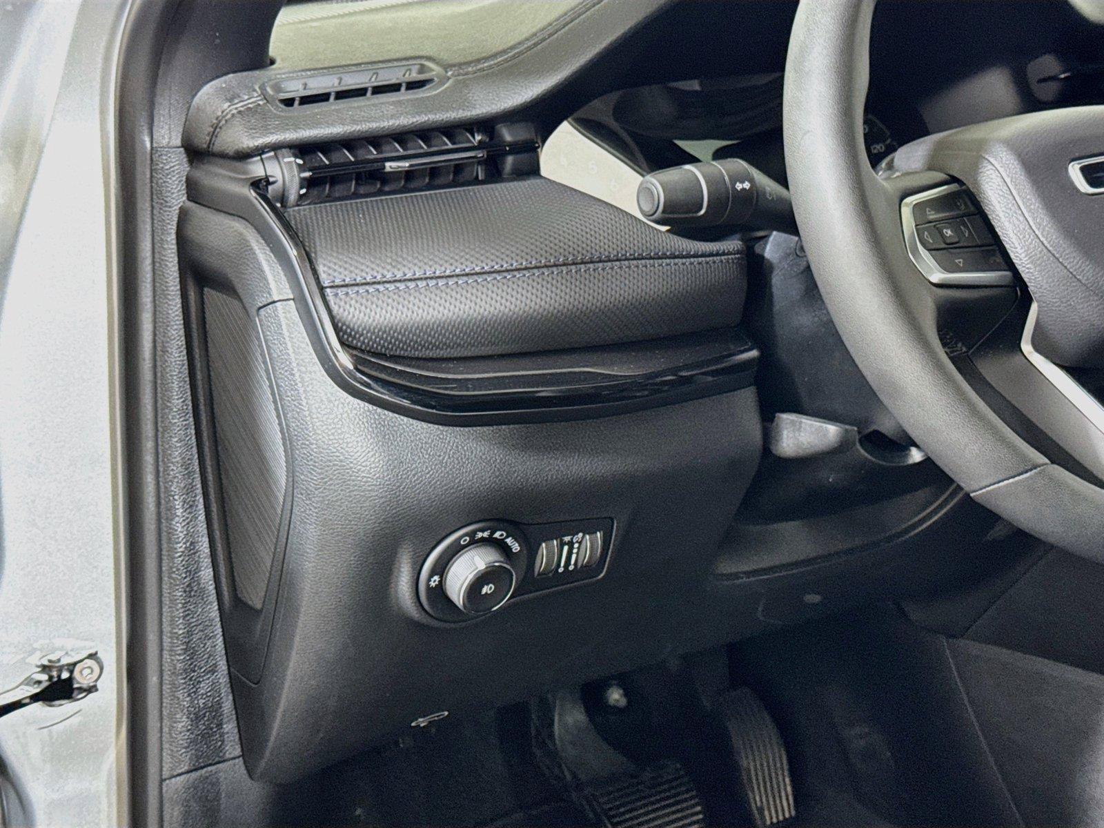 Used 2026 Jeep Compass Limited AWD/4WD image 8