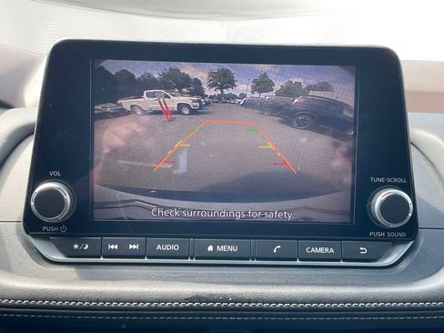 Used 2023 Nissan Rogue S AWD/4WD image 27