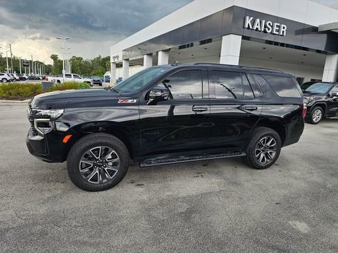 Used 2024 Chevrolet Tahoe Z71 w/ Luxury Package AWD/4WD image 2