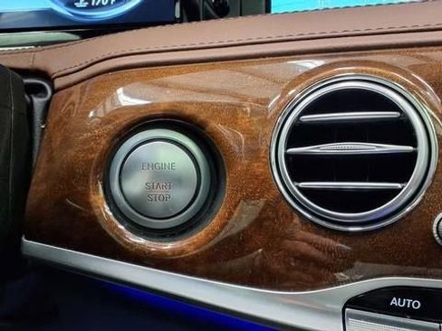 Used 2017 Mercedes-Benz S 550 Sedan image 33