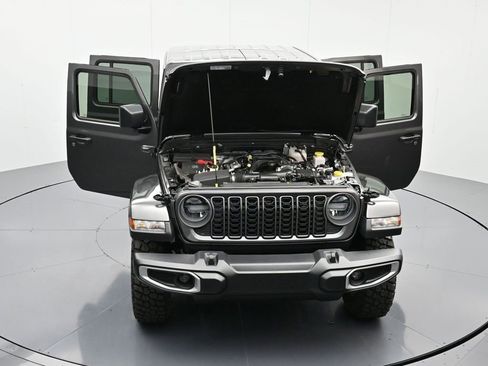 Certified 2025 Jeep Gladiator Sport image 50