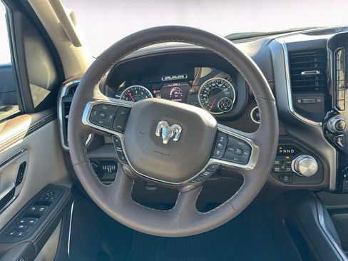 Used 2025 RAM 1500 Laramie image 12