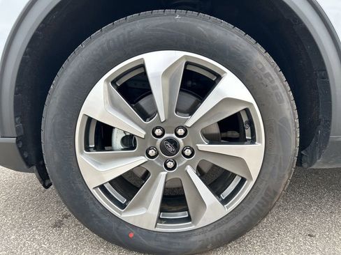 Used 2025 Ford Escape Platinum AWD/4WD image 25