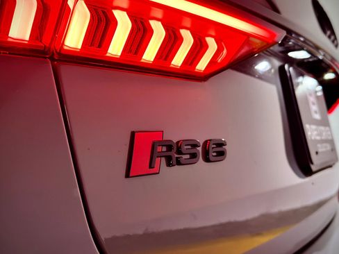 Used 2025 Audi RS 6 performance image 16