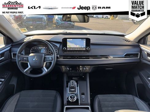 Used 2024 Mitsubishi Outlander SE image 20