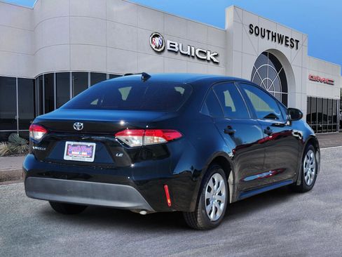 Used 2024 Toyota Corolla LE image 5