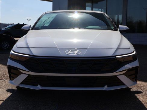 New 2026 Hyundai Elantra Limited image 8