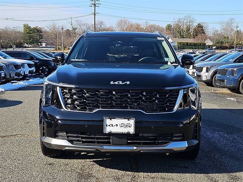 Certified 2025 Kia Sorento EX w/ Panoramic Sunroof Package image 2