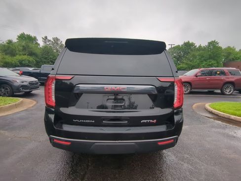 Used 2023 GMC Yukon XL AT4 w/ Technology Package AWD/4WD image 4