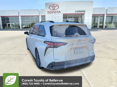 Used 2021 Toyota Sienna XLE w/ XLE Plus Package image 5