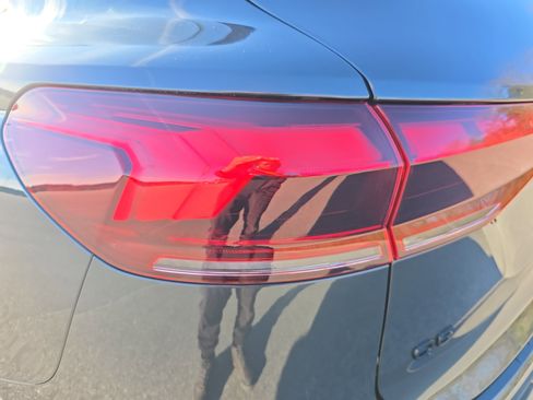 New 2025 Audi Q6 e-tron Premium AWD/4WD image 33