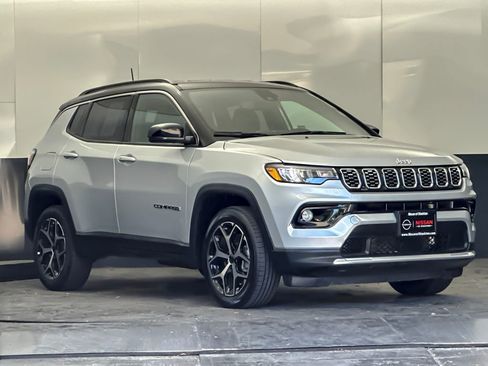Used 2025 Jeep Compass Limited AWD/4WD image 1