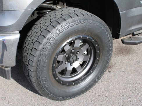 Used 2017 Ford F150 XLT image 12