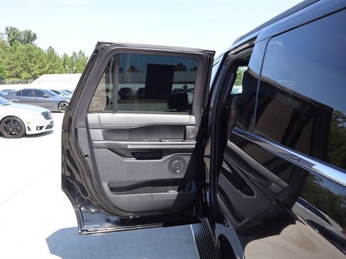Used 2018 Ford Expedition Max XLT w/ Equipment Group 202A AWD/4WD image 41