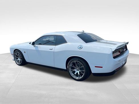 Used 2019 Dodge Challenger R/T Scat Pack w/ Shaker Package RWD image 3