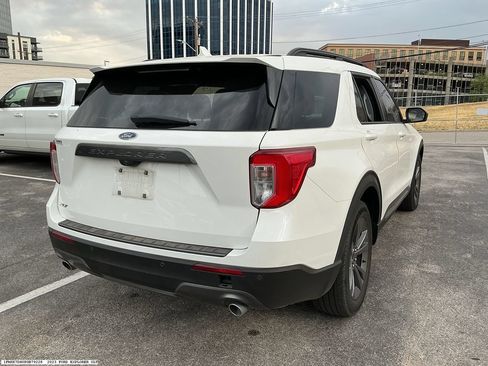 Used 2023 Ford Explorer XLT w/ Equipment Group 202A RWD image 5
