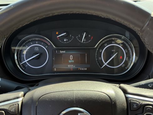 Used 2016 Buick Regal FWD image 18
