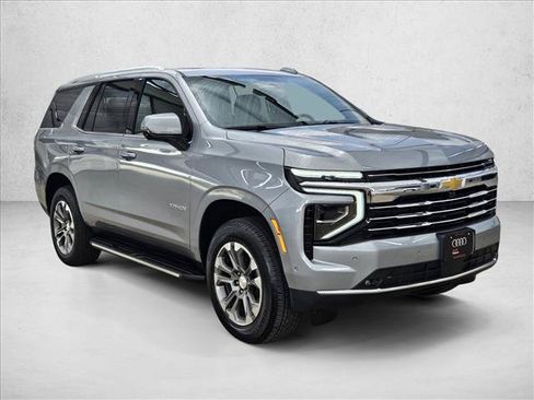 Used 2025 Chevrolet Tahoe LT w/ Comfort Package RWD image 3