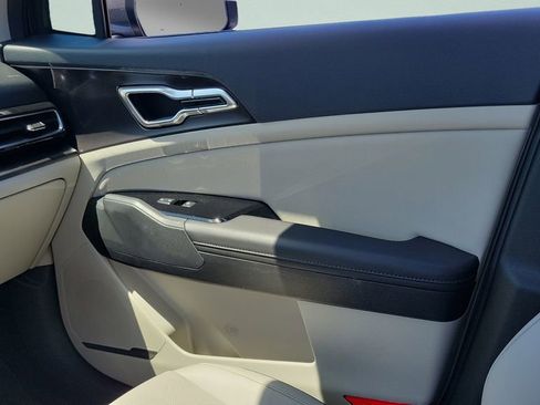 Used 2024 Kia Sportage EX image 13