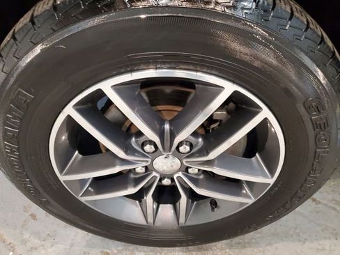 Used 2018 Jeep Grand Cherokee Limited w/ Trailer Tow Group IV image 28